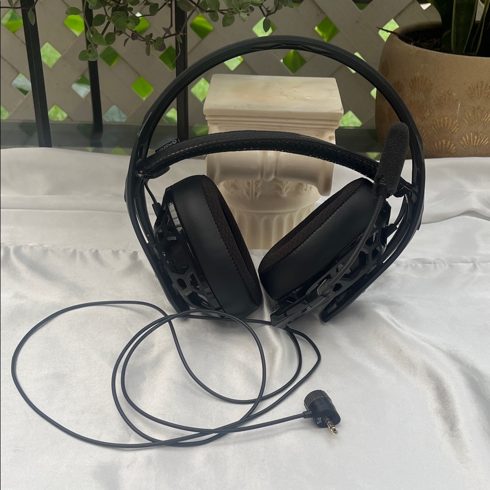 RIG 500 Plantronics Premium Black On-Ear Headphones